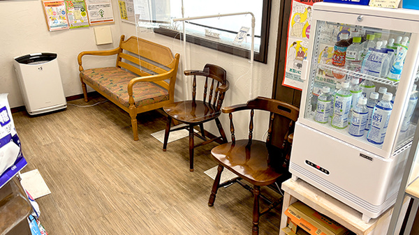 えぼし薬局の待合スペース