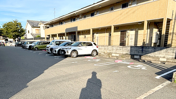 ユタカ薬局伏見深草の駐車場