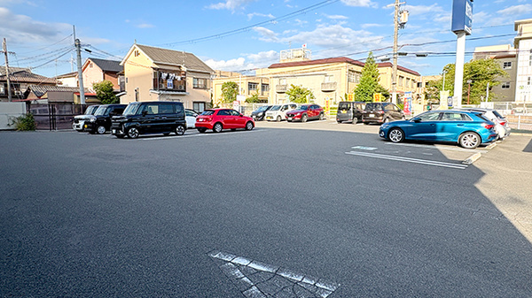 ユタカ薬局城陽寺田の駐車場