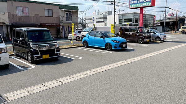 ププレひまわり薬局姫路香寺店の駐車場