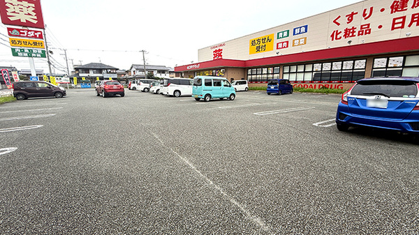 ゴダイ薬局　龍野北店の駐車場