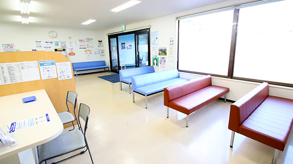 ファーマライズ薬局　都城店の待合スペース