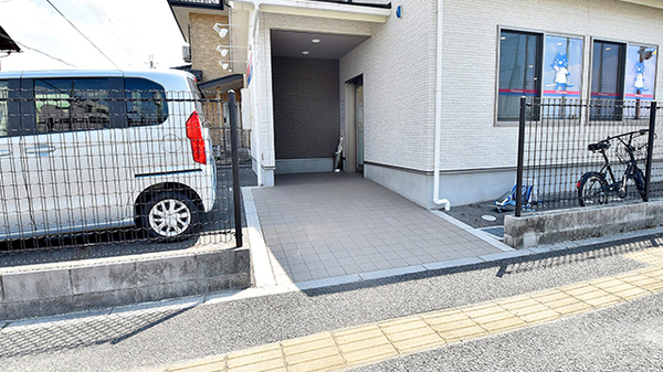 ファーマライズ薬局　キクヤ春日店の入口