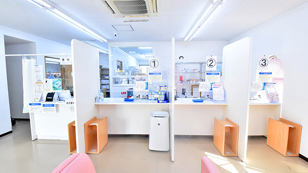 ファーマライズ薬局　キクヤ建部店の受付/カウンター