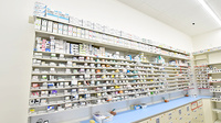 スギ薬局 高蔵寺北店の薬棚