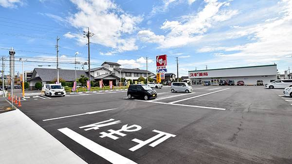 スギ薬局 高蔵寺北店の駐車場