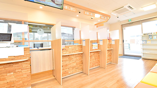 調剤薬局ツルハドラッグ町田木曽西店の受付/カウンター