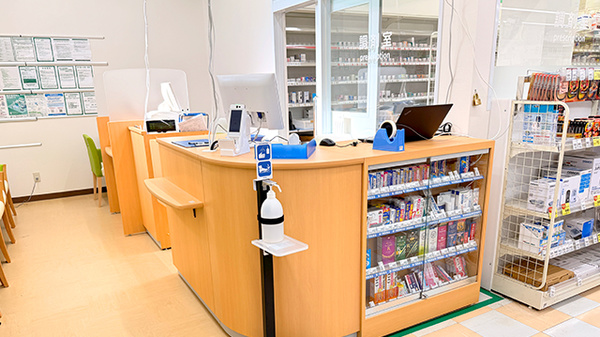 ドラッグセイムス小作駅東口薬局の受付/カウンター