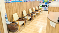 コクミン薬局 札幌大通西5丁目店の待合スペース