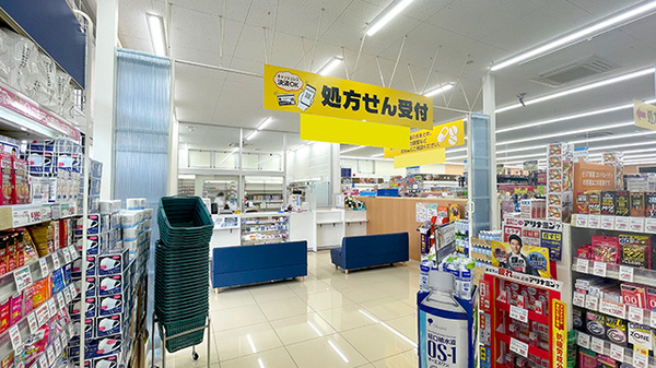 ププレひまわり薬局 野上店の入口