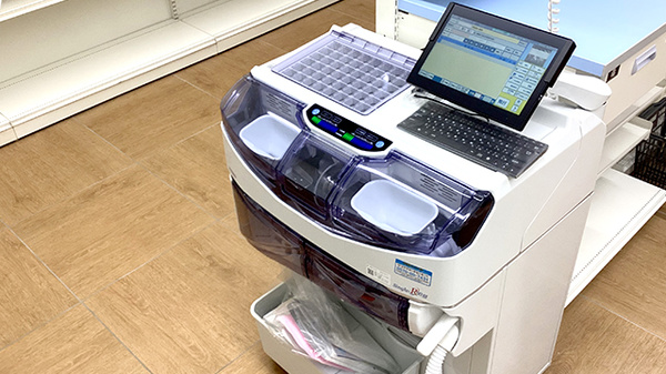 ヤックスドラッググラン８モール八街薬局の調剤器具