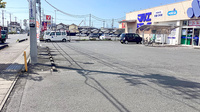 マルエ薬局箱田店の駐車場