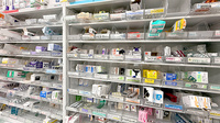 おひさま薬局　羽衣店の薬棚