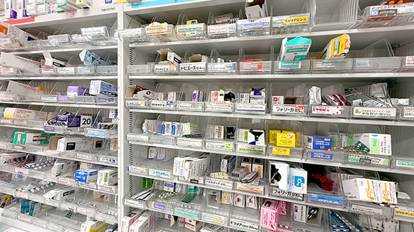 おひさま薬局　羽衣店の薬棚