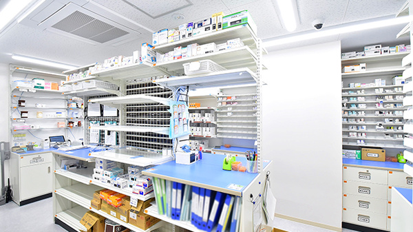 スギ薬局 中野通り店の調剤室