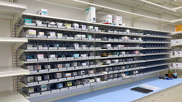 コスモス調剤薬局 我孫子店の薬棚