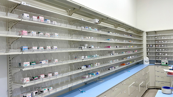 ププレひまわり薬局　広島舟入店の薬棚