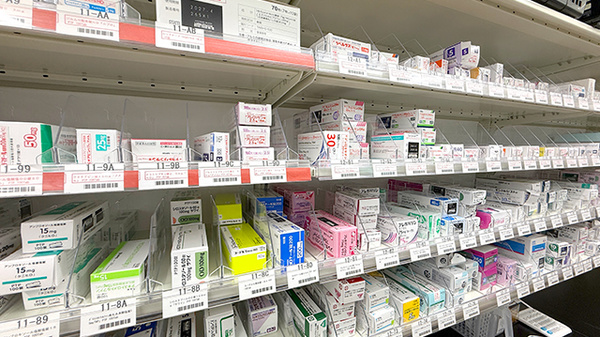 ユタカ薬局 豊中南桜塚の薬棚