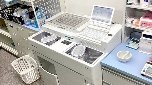 アメリカンドラッグ飯山本町薬局の調剤器具