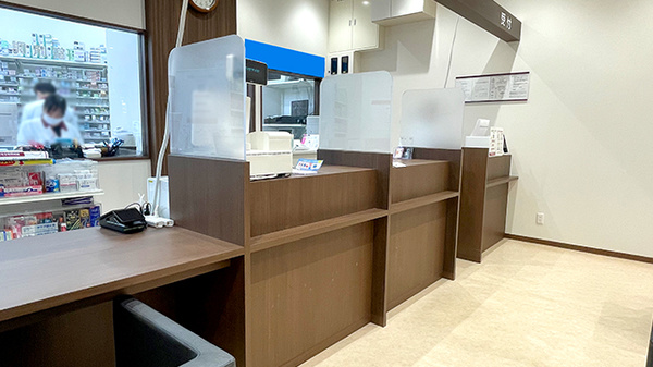 コクミン薬局おおとりウイングス2階店の受付/カウンター
