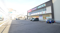 ウォンツ海老山薬局の駐車場