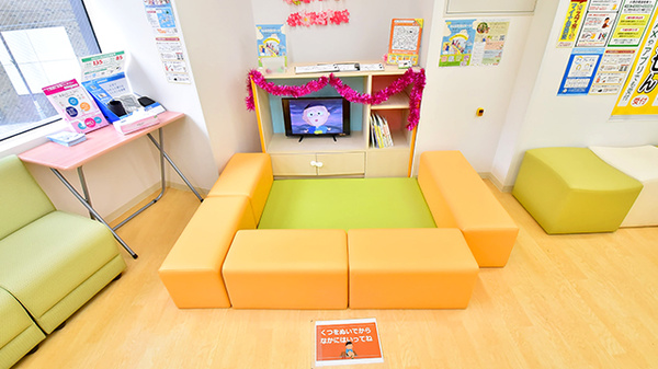 スギ薬局 中野２丁目店のキッズ用設備