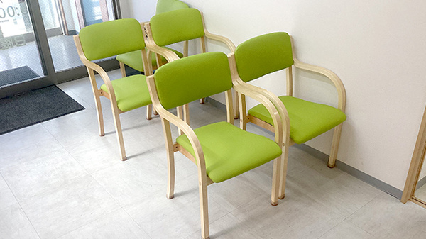 もりの薬局　取手駅前店の待合スペース