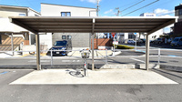 V・drug　春日井如意申薬局の駐輪場