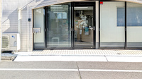 薬局トモズ同潤会松江店の入口