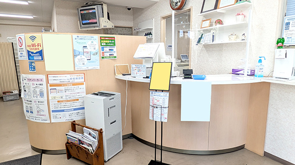 薬局トモズ同潤会松江店の受付/カウンター