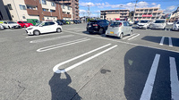 ウエルシアプラス薬局 南片江店の駐車場