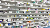 薬局トモズminanoba相模原店の薬棚