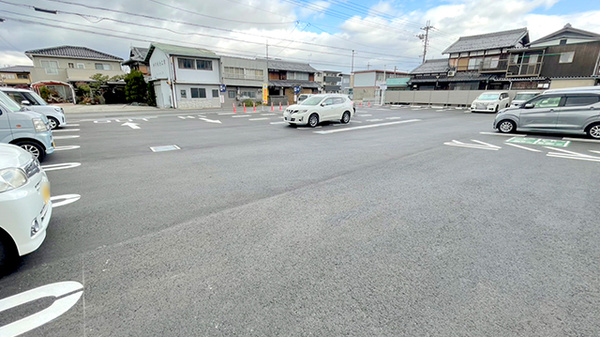 ユタカ薬局　能登川佐野の駐車場