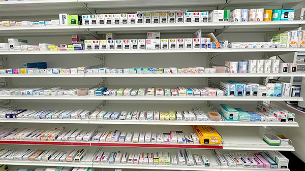 エスケイ薬局　成瀬店の薬棚