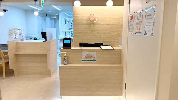 ひかり調剤薬局の受付/カウンター