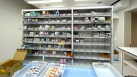 福薬局小郡店の薬棚
