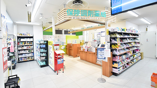 薬局くすりの福太郎　新小岩駅前店の入口