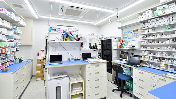 薬局くすりの福太郎　新小岩駅前店の調剤室
