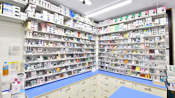 薬局くすりの福太郎　南砂2号店の薬棚