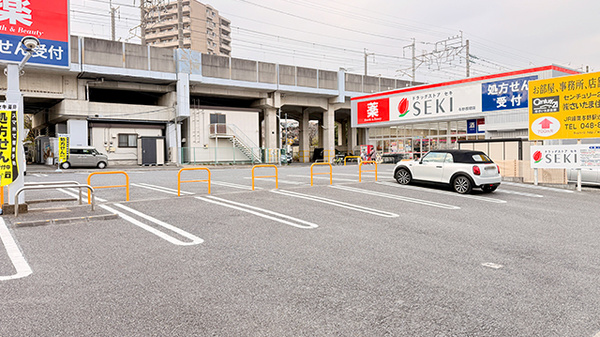 セキ薬局　与野西堀店の駐車場