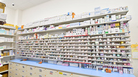 スギ薬局 三河安城南店の薬棚