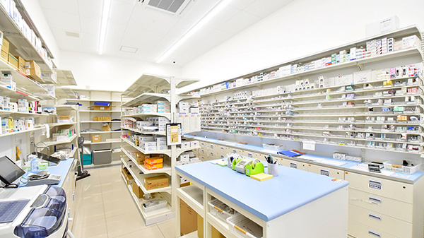 スギ薬局 平田店の調剤室