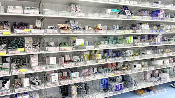 ハロー薬局西川口２号店の薬棚