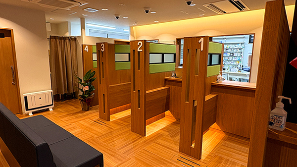 プラザ薬局　千里山店の受付/カウンター