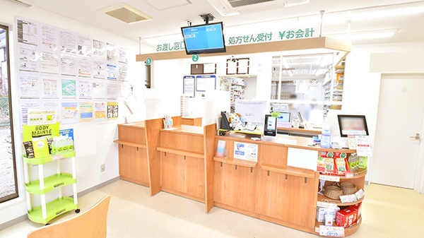 薬局くすりの福太郎　東中沢店の受付/カウンター