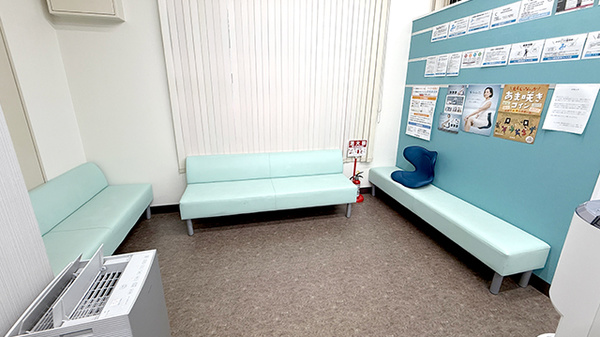 カムイ調剤薬局フェスタ店の待合スペース