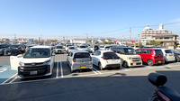 かなで薬局の駐車場