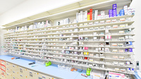スギ薬局 北里東店の薬棚