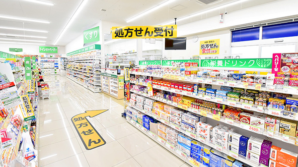 スギ薬局 豊明寺池店の入口