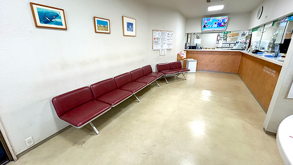 大信薬局竹崎店の待合スペース